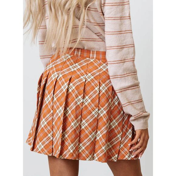 Blue B Collection Stay Flirty Coral Plaid Pleated Skort Size L  New With Tags - Picture 3 of 9